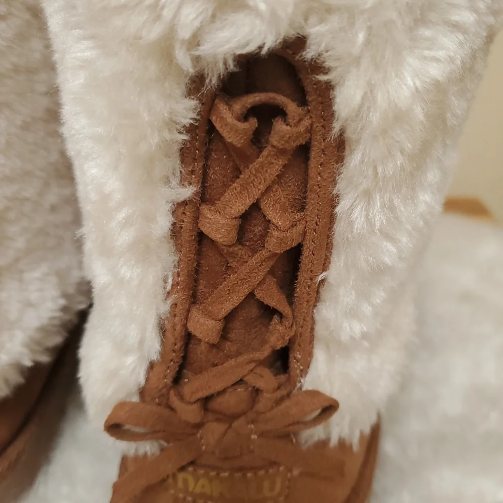 Makalu Halana Furry White and Brown Boots Size 8M